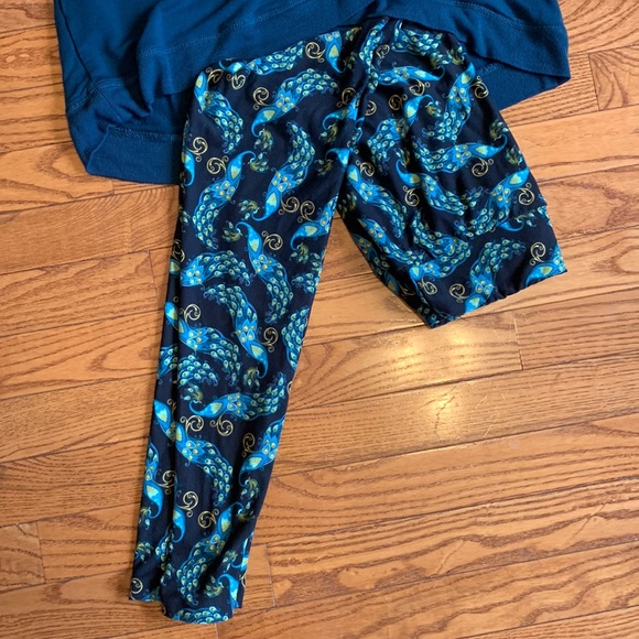 2 piece LOT- Comfy buttery soft women’s lot. - Picture 2 of 9